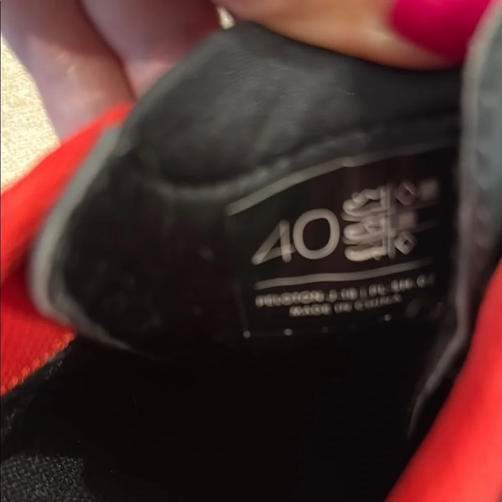 Peloton Black Cycling Shoes with Red Accents - Picture 2 of 4